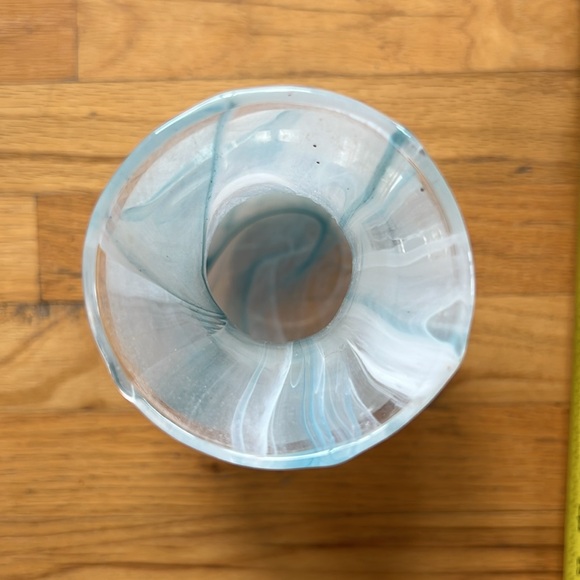 3 piece floral arrangement, vase, faux lily and cherry blossom stem. - Picture 9 of 9